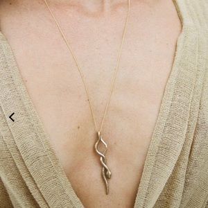 Elegant Gold Necklace